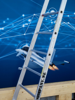 Excuse me, Sir - Internationaler Rüstungshandel und Präsentation von Militärtechnologie, ILA, Berlin, Foto: © Thorsten Klapsch