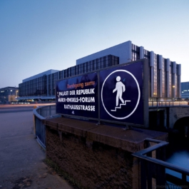 Aussenansicht, Palast der Republik, Berlin, 1993